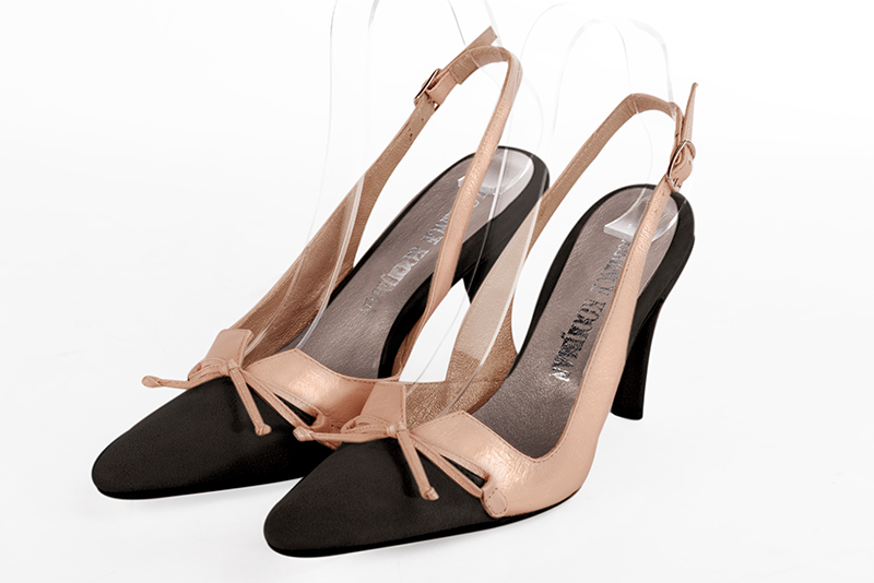 Matt black and powder pink women's open back shoes, with a knot. Tapered toe. High slim heel. Front view - Florence KOOIJMAN